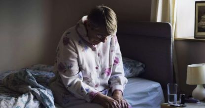 4 Warning Signs Of Dementia (#2 Is Creepy)